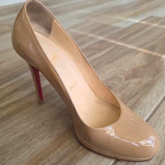 Christian Louboutin Simple Nude Patent Leather Pumps Eur. 35.5 - Picture 3 of 12